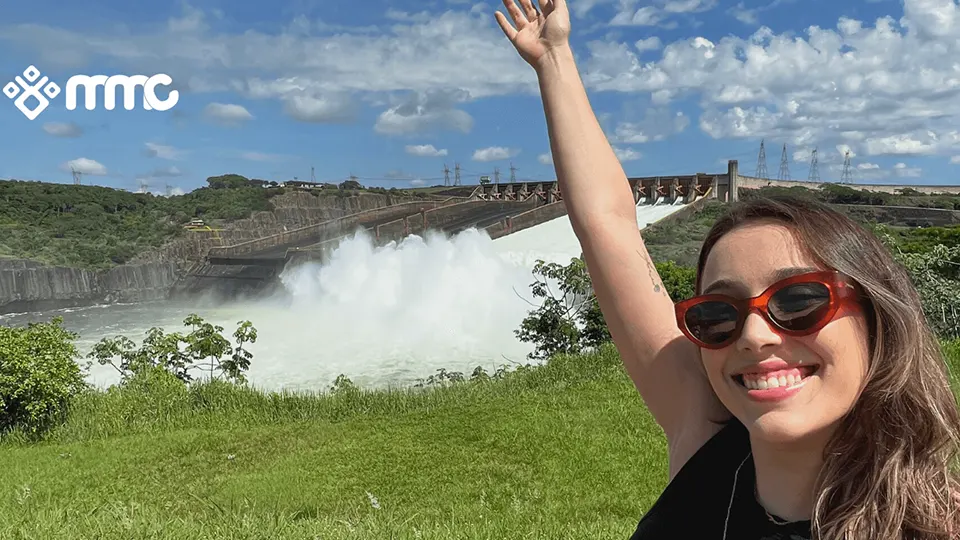 Itaipu abre comportas e dá show de beleza