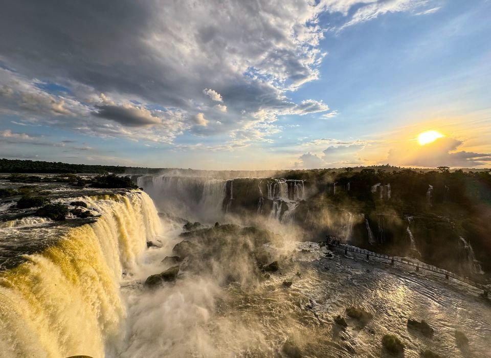 Pôr do Sol nas Cataratas