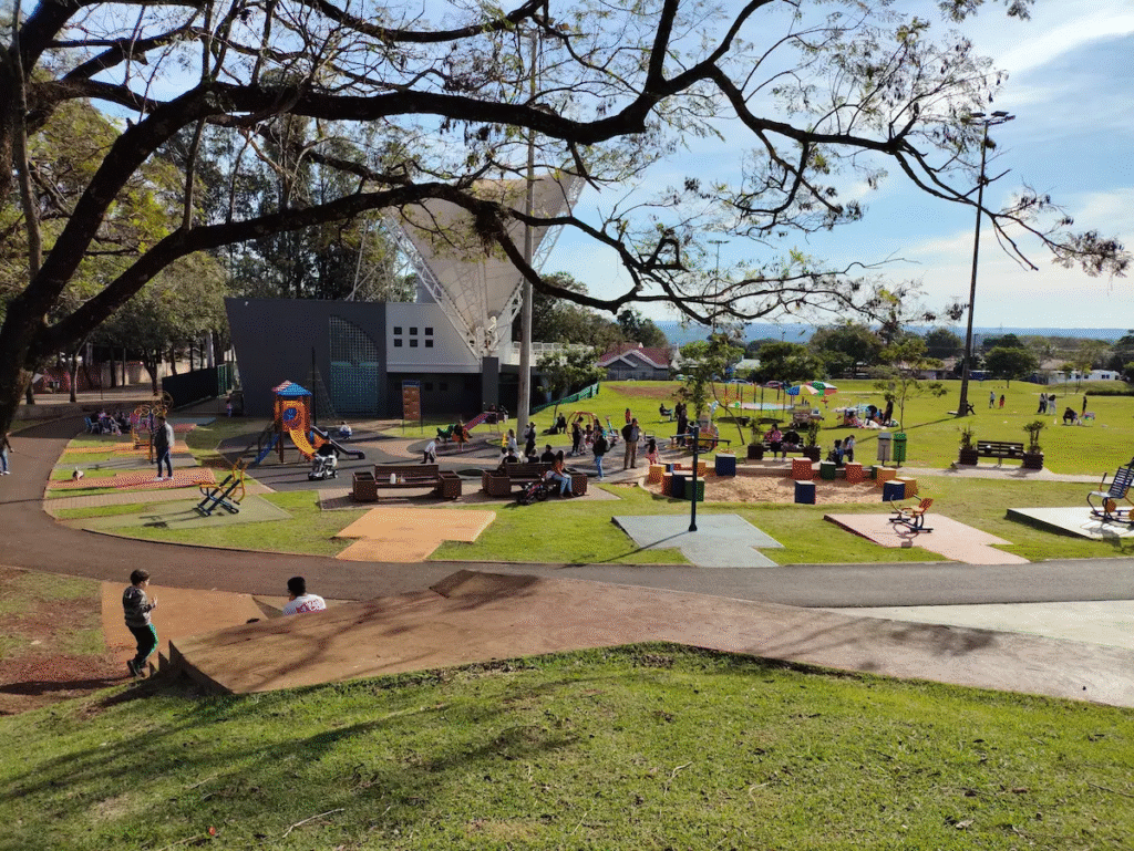 Confira 12 ideias de passeios gratuitos em Foz do Iguaçu - Gramadão da Vila A