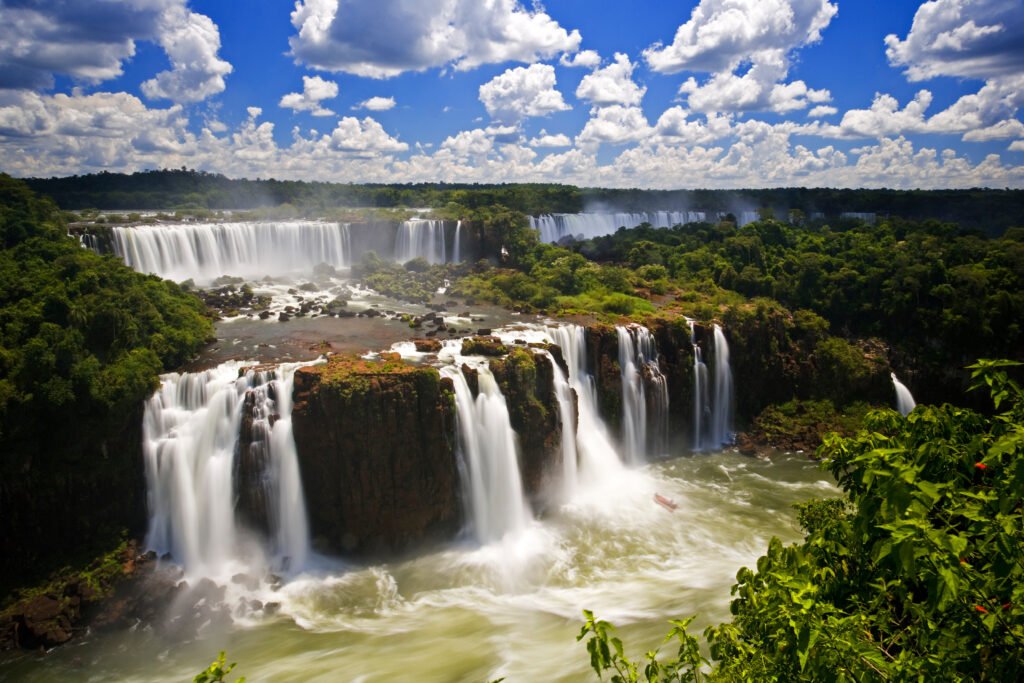 O que fazer em Foz do Iguaçu: passeios imperdíveis na Tríplice Fronteira