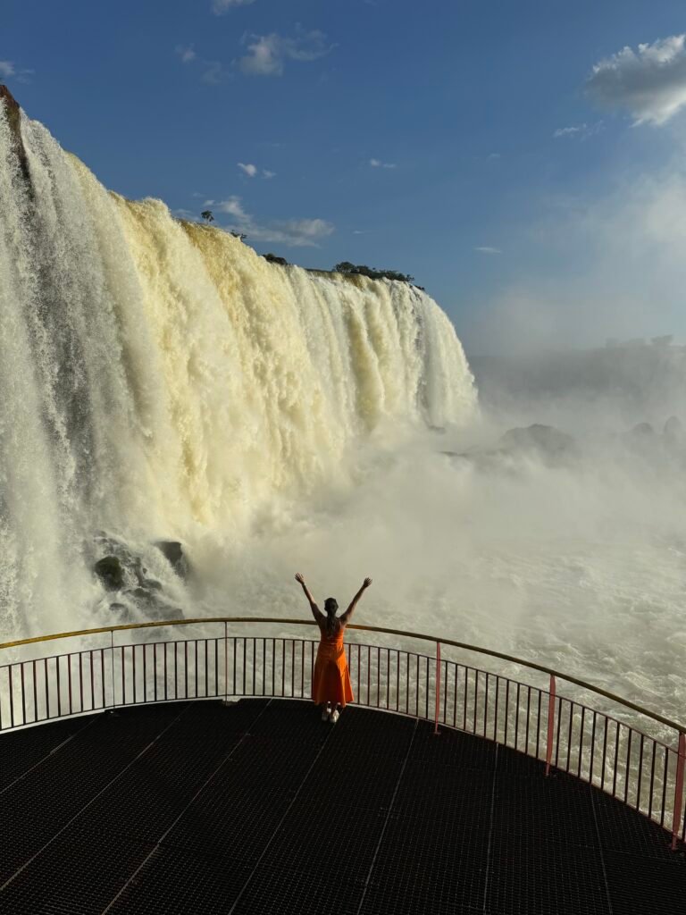 Pôr do sol nas Cataratas do Iguaçu é surreal e você precisa conhecer